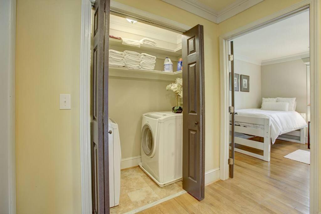 Sleeps16, Spacious Home, Close To Downtown, Beltline, And Walk To Restaurants, 75" Tv, 2 Person Jacuzzi, Ping Pong Ατλάντα Εξωτερικό φωτογραφία