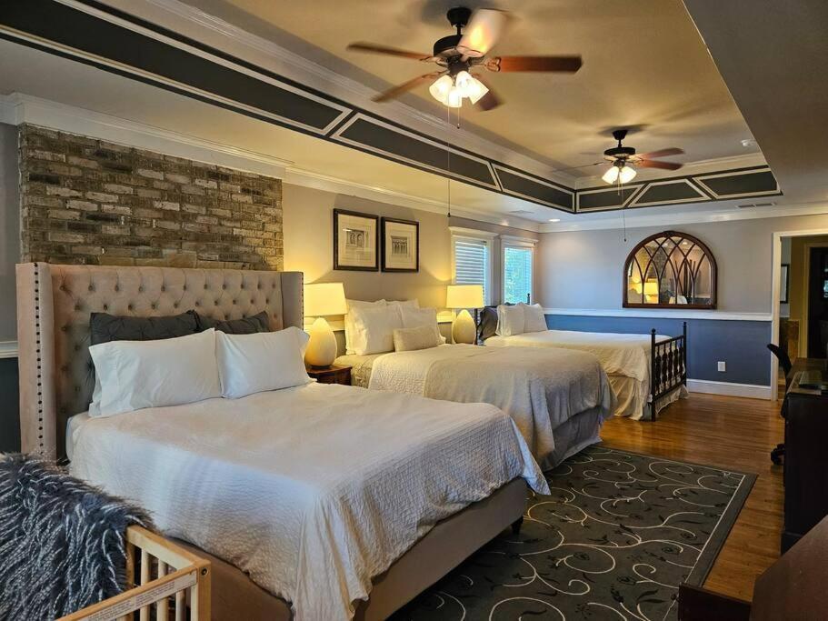 Sleeps16, Spacious Home, Close To Downtown, Beltline, And Walk To Restaurants, 75" Tv, 2 Person Jacuzzi, Ping Pong Ατλάντα Εξωτερικό φωτογραφία